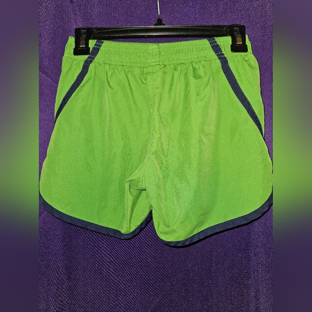 Puma Running Shorts Small - Picture 2 of 3